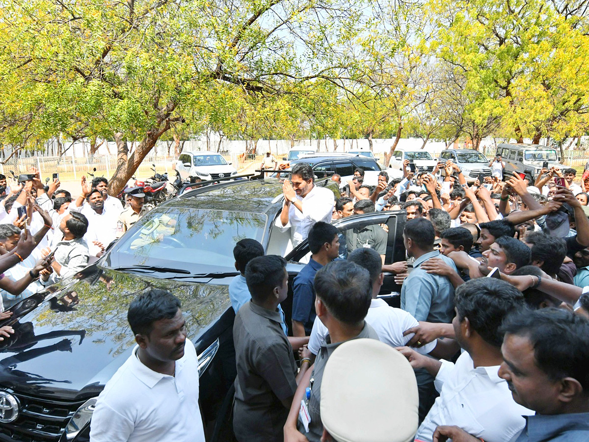 YS Jagan Mohan Reddy Pulivendula Tour Photos4