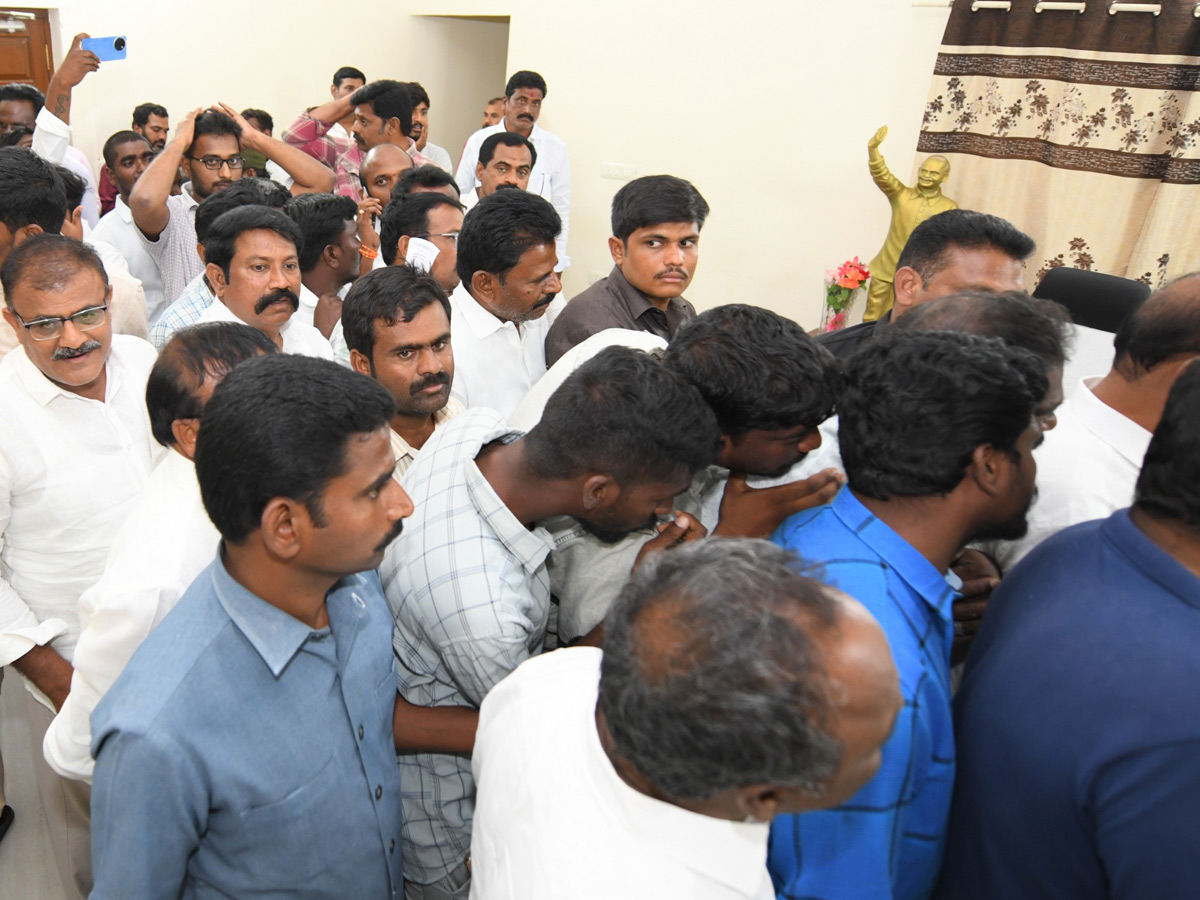 YS Jagan Mohan Reddy Pulivendula Tour Photos9