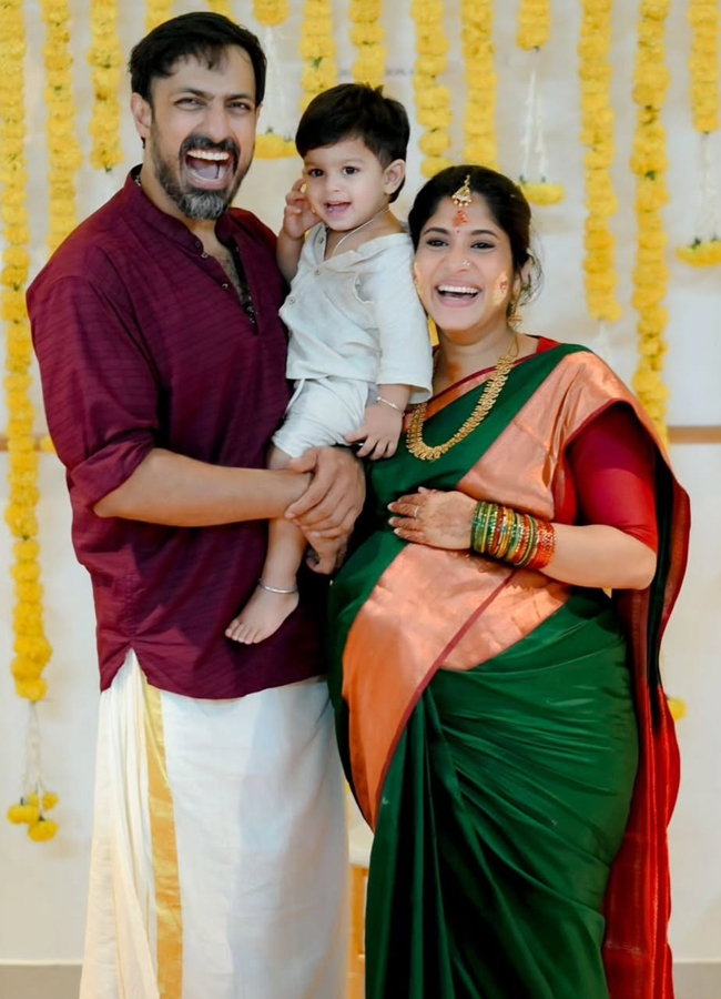 Harish Uthaman Wife Chinnu Kuruvila Baby Shower Pics4