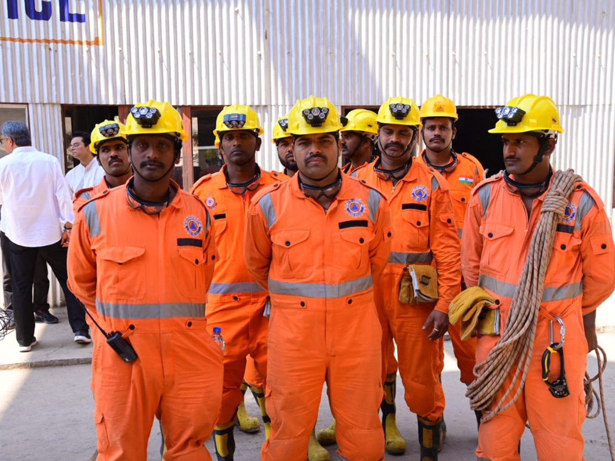 Rescue Operations Ongoing At SLBC Tunnel Collapse Photos14