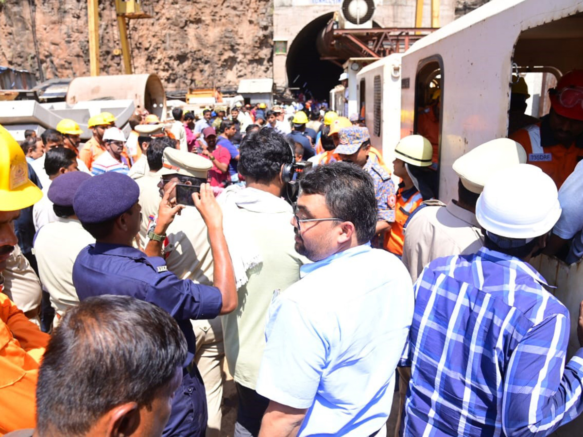 Rescue Operations Ongoing At SLBC Tunnel Collapse Photos15