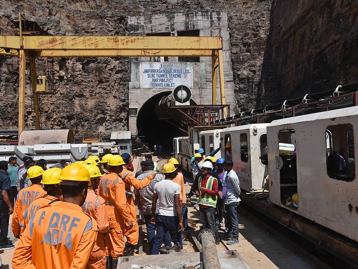 Rescue Operations Ongoing At SLBC Tunnel Collapse Photos2