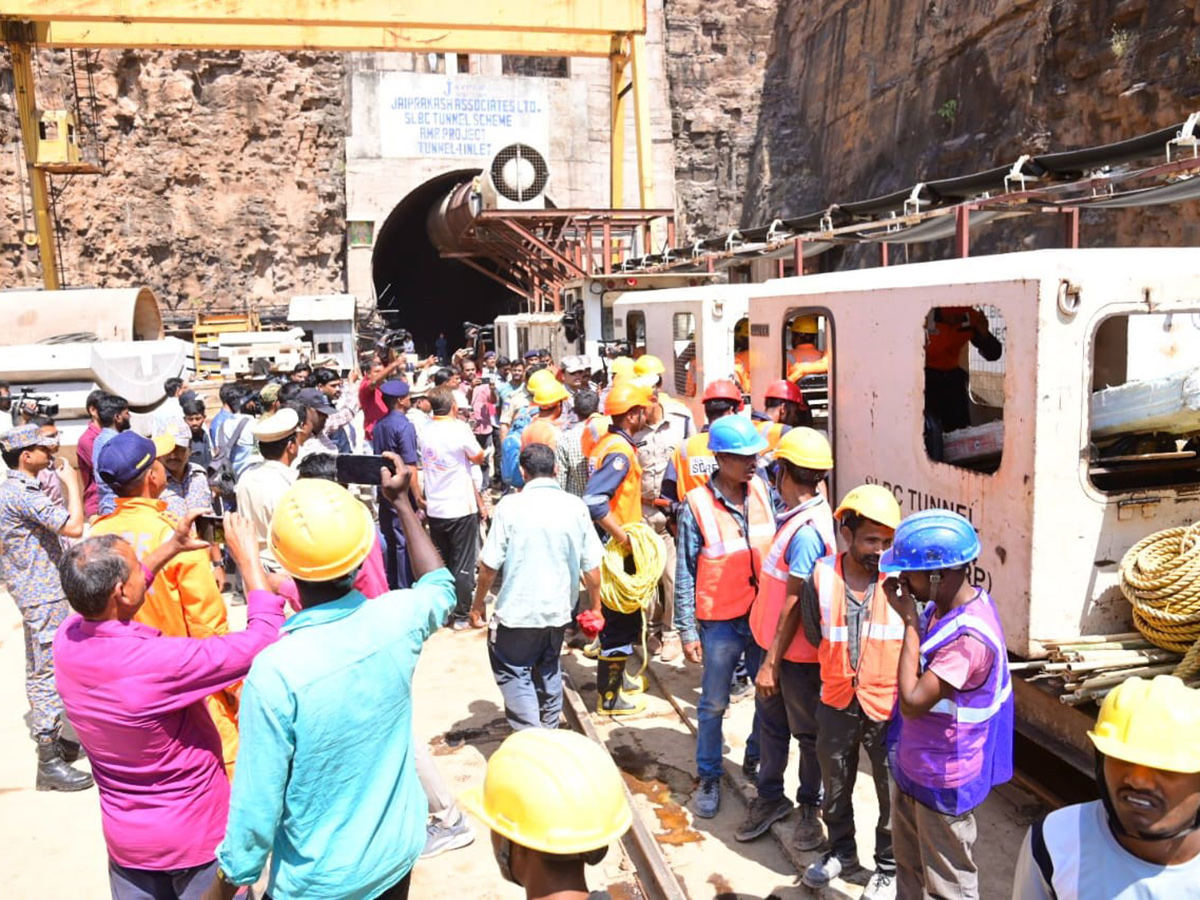 Rescue Operations Ongoing At SLBC Tunnel Collapse Photos9