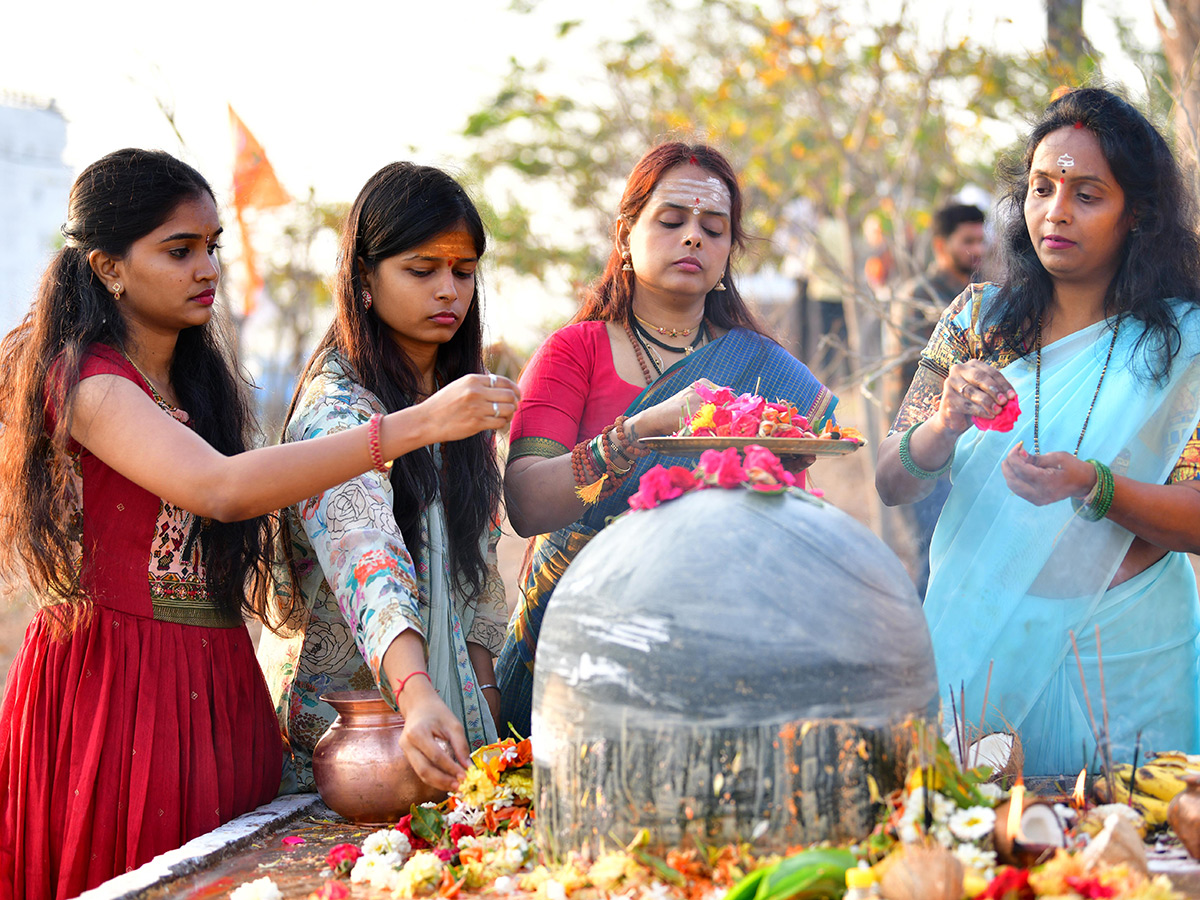 Shivaratri 2025 Celebrations in Keesaragutta Temple Photos10