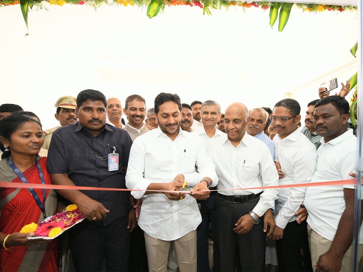 YS Jagan Inaugurates YS Raja Reddy Eye Centre at Pulivendula Photos15