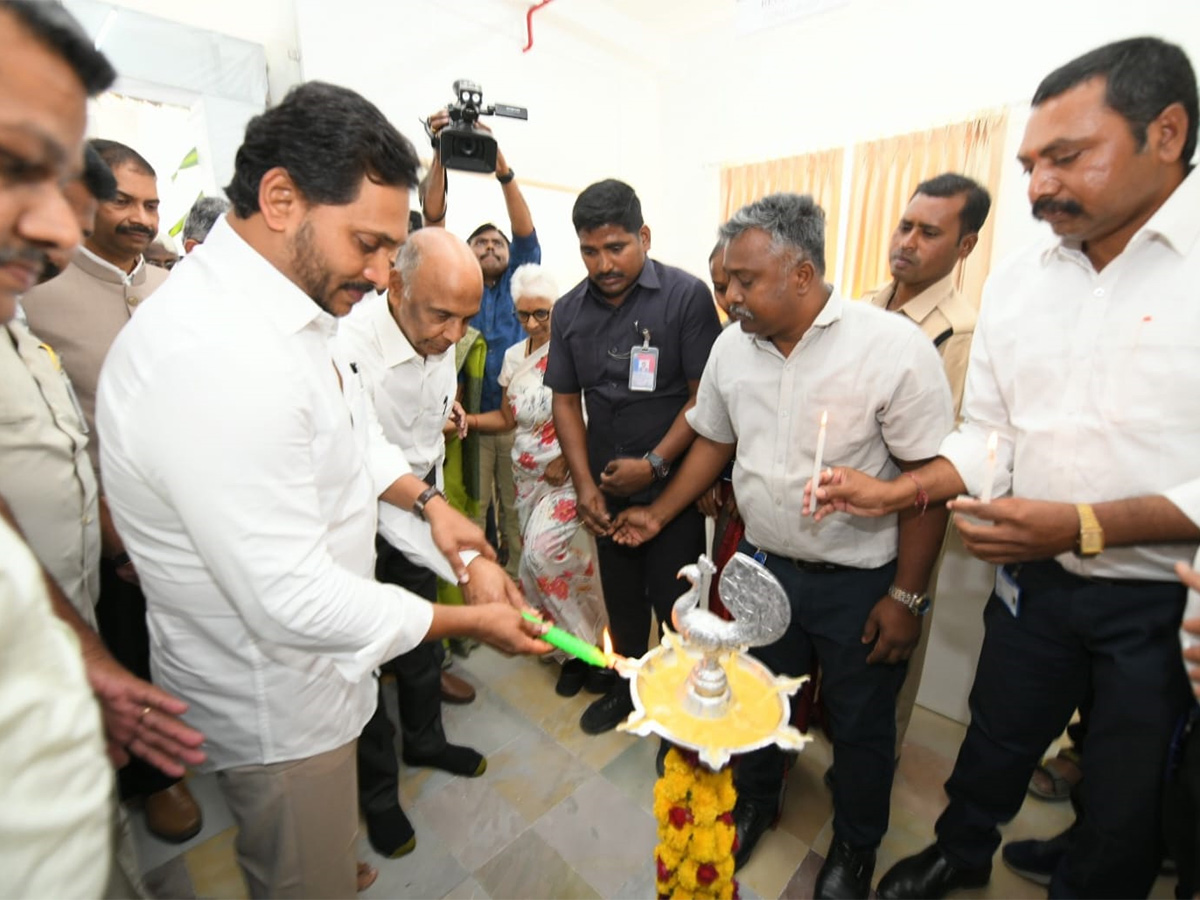 YS Jagan Inaugurates YS Raja Reddy Eye Centre at Pulivendula Photos18