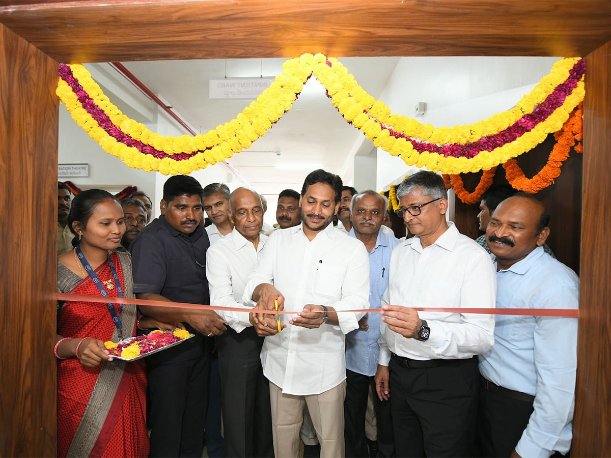 YS Jagan Inaugurates YS Raja Reddy Eye Centre at Pulivendula Photos2