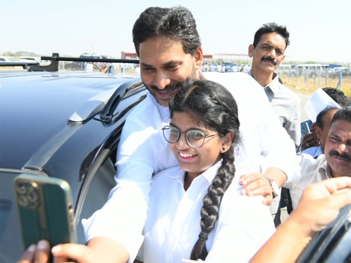 YS Jagan Inaugurates YS Raja Reddy Eye Centre at Pulivendula Photos23