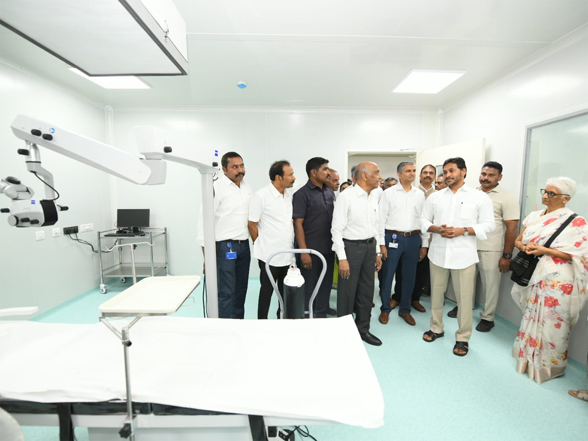 YS Jagan Inaugurates YS Raja Reddy Eye Centre at Pulivendula Photos8