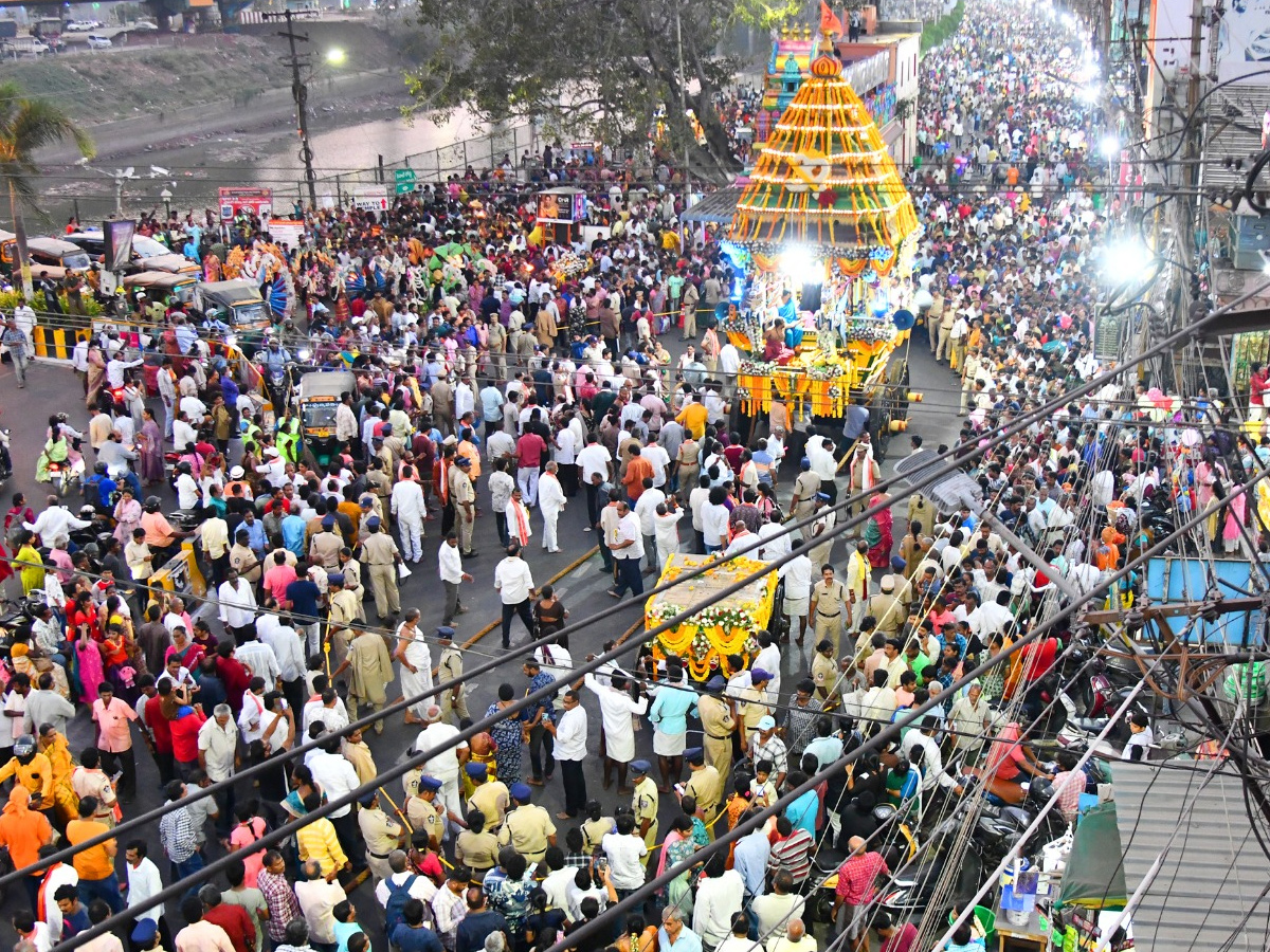 Bejawada Durga Malleswara Swamy Rathotsavam Photos3