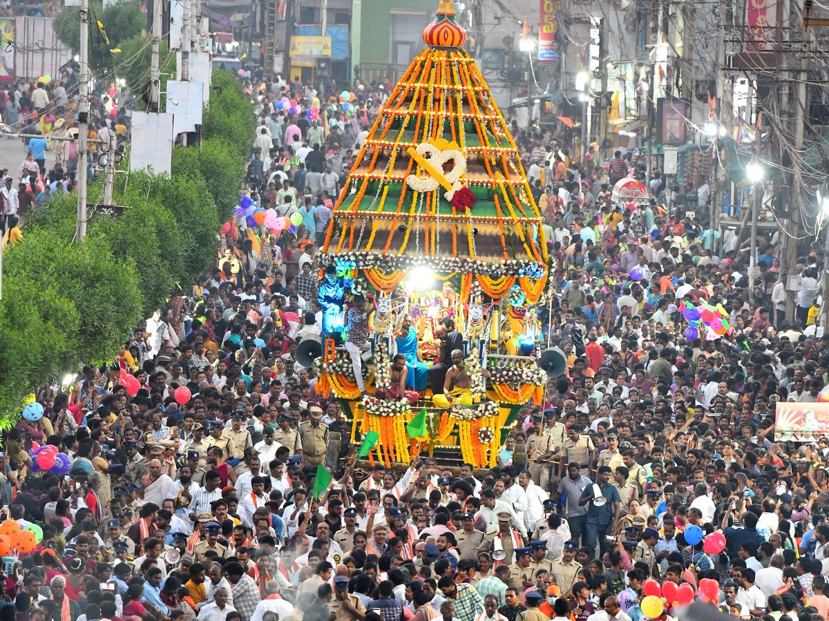 Bejawada Durga Malleswara Swamy Rathotsavam Photos4