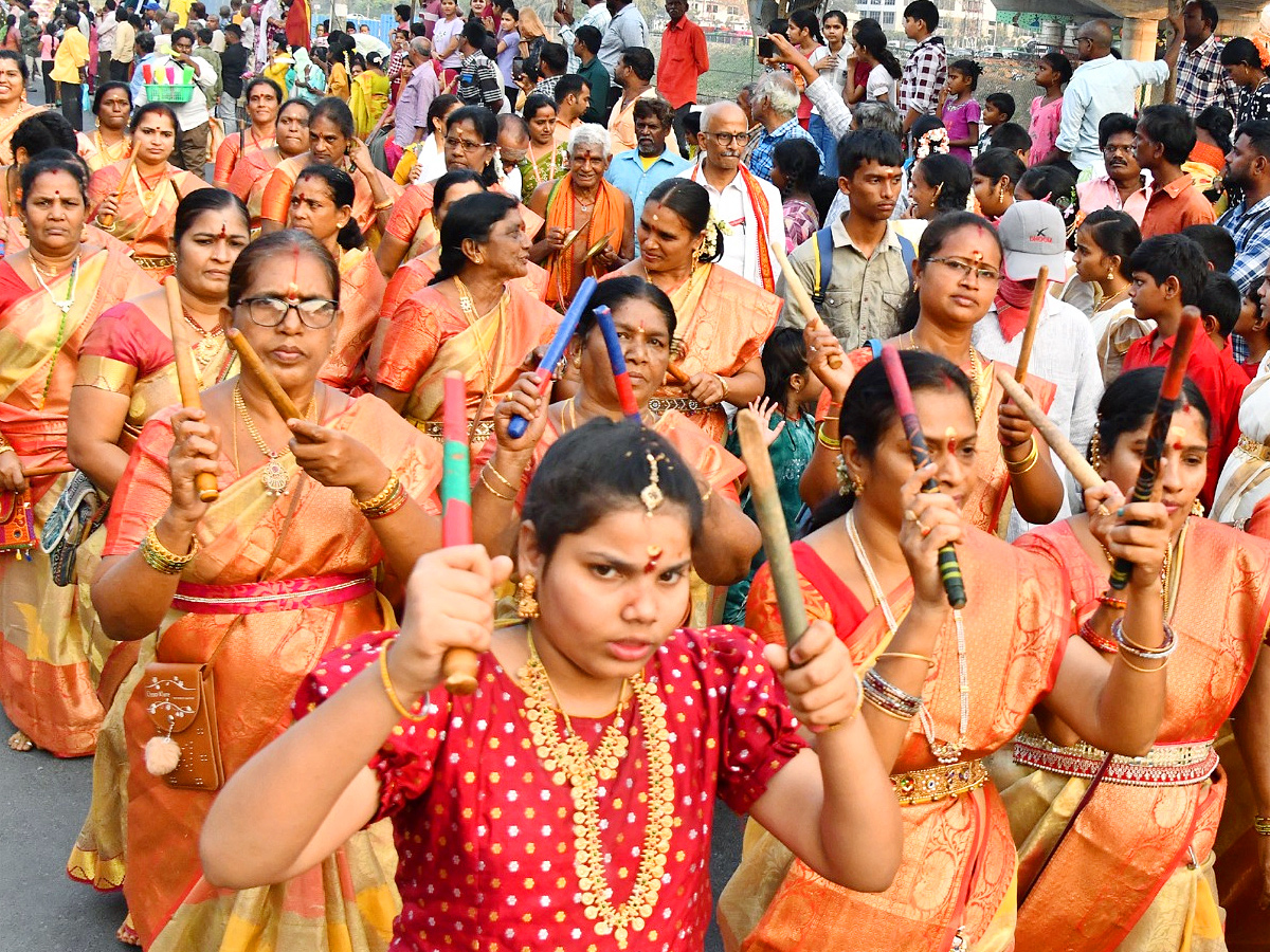 Bejawada Durga Malleswara Swamy Rathotsavam Photos11