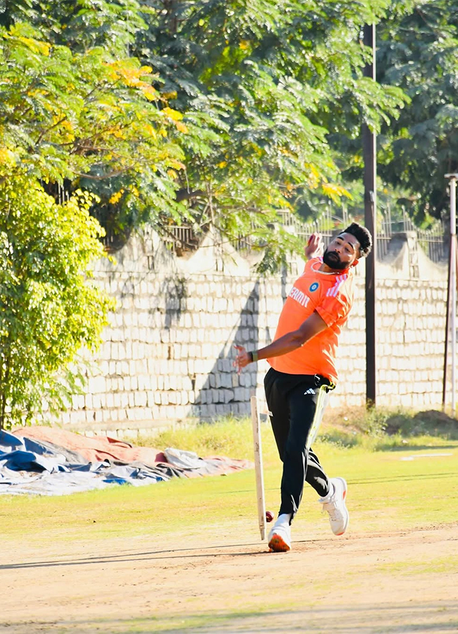 Msk Prasad conduct Talent Hunt Program for Young Pace bowlers in Hyderabad Photos11