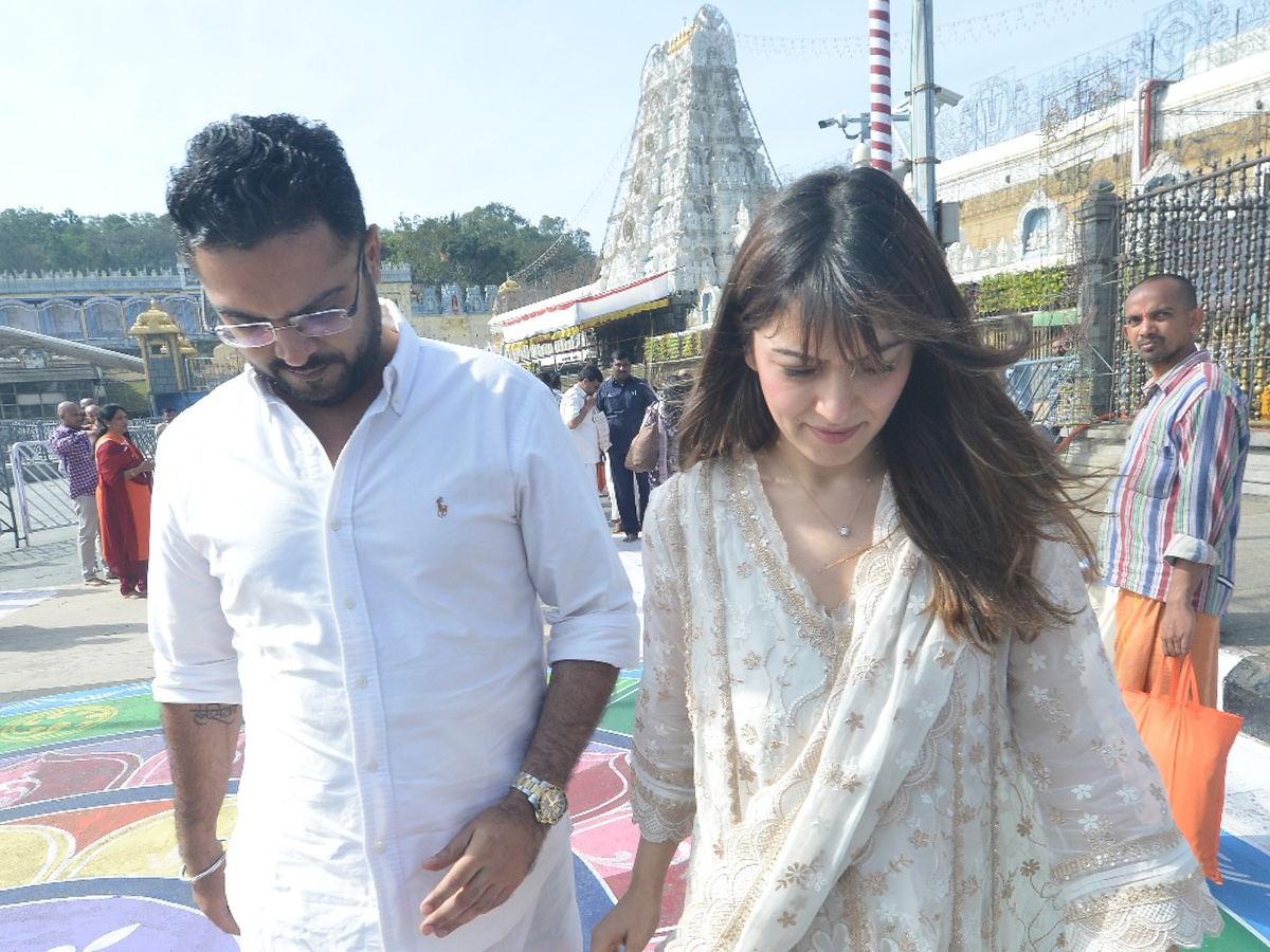 Actress Hansika Visits Tirumala Along With Her Husband Sohail Photos8