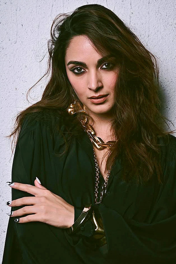 Actress Kiara Advani Baby Bump Photo shoot14