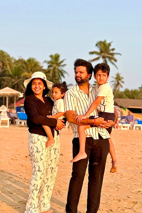 Anchor Lasya enjoying her vacation with family in Goa Photos13