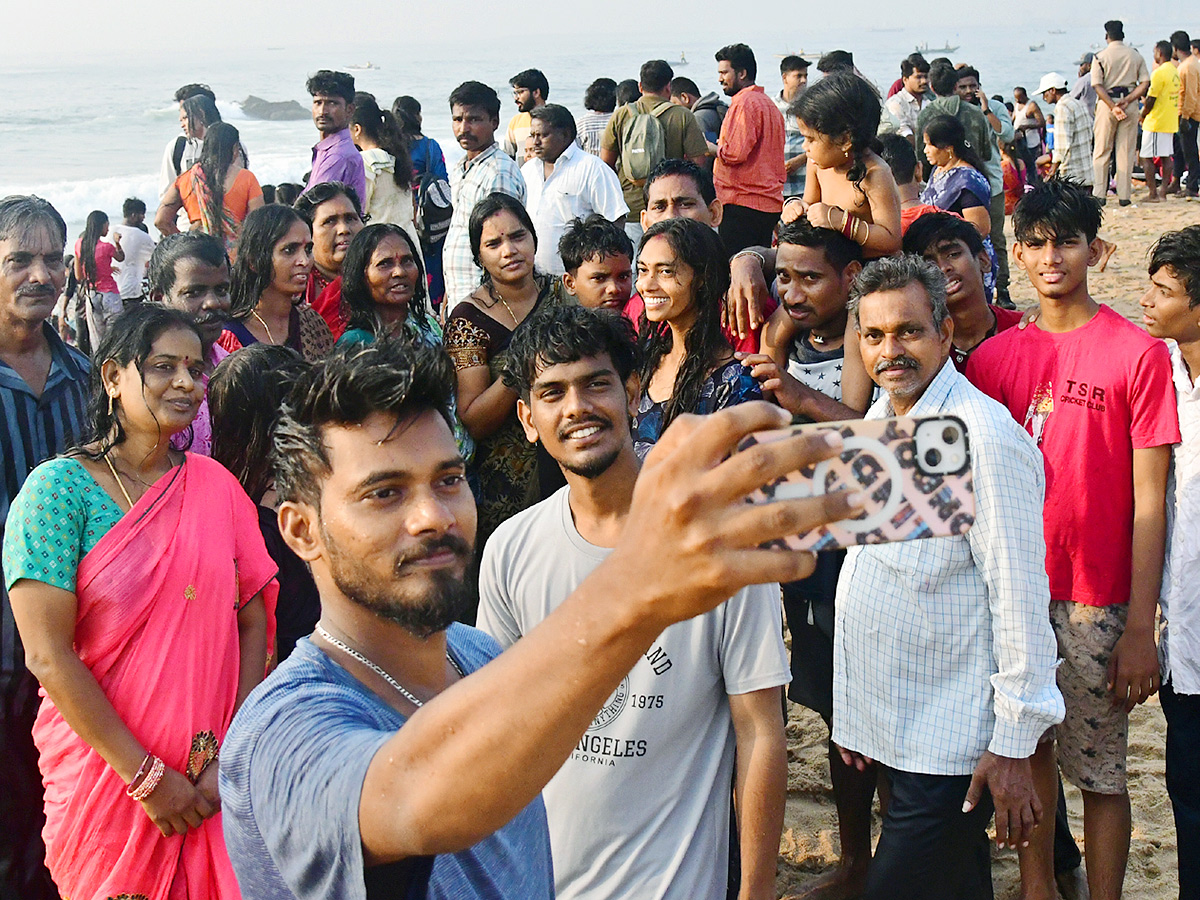 Visakhapatnam: The beach was thrilled with the recitation of Lord Shiva15