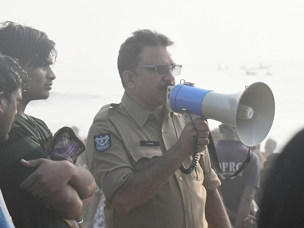 Visakhapatnam: The beach was thrilled with the recitation of Lord Shiva16