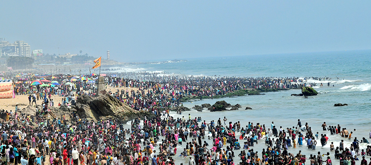 Visakhapatnam: The beach was thrilled with the recitation of Lord Shiva4