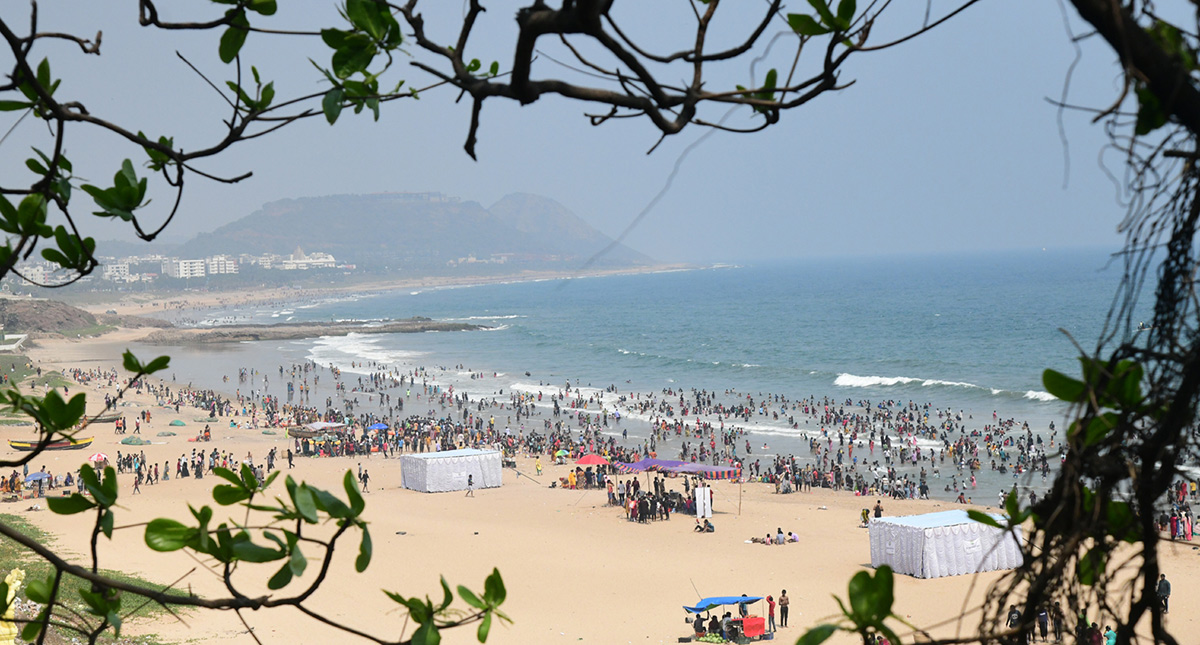 Visakhapatnam: The beach was thrilled with the recitation of Lord Shiva5