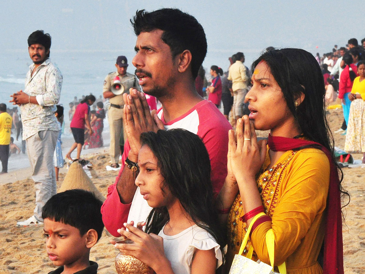 Visakhapatnam: The beach was thrilled with the recitation of Lord Shiva9