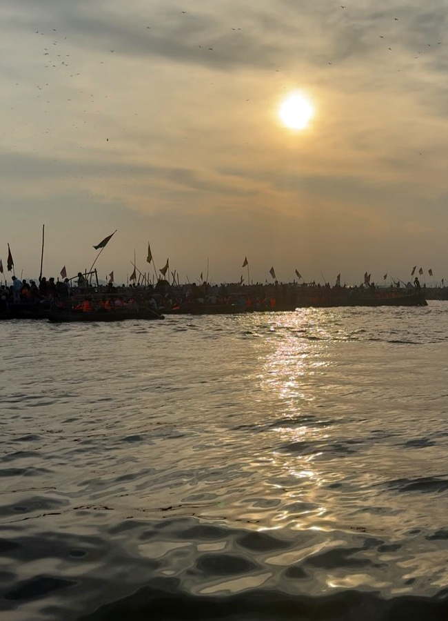 Trending beauty in Kumbh Mela with mother7