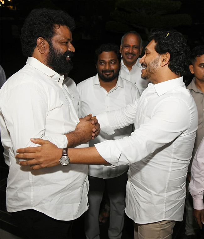 YS Jagan Attends Konda Suryapratap Reddy Wedding19