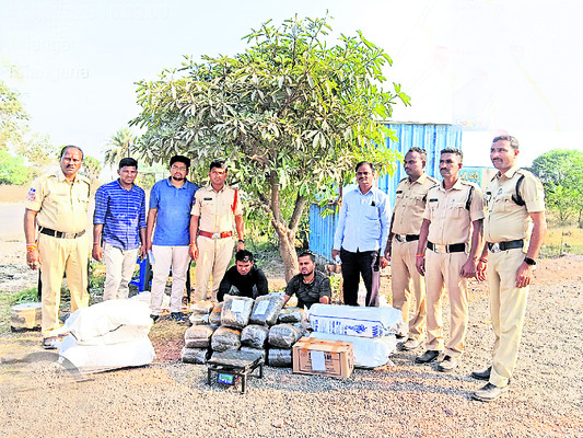 పవర్‌ లిఫ్టింగ్‌లో  బంగారు పతకాలు1