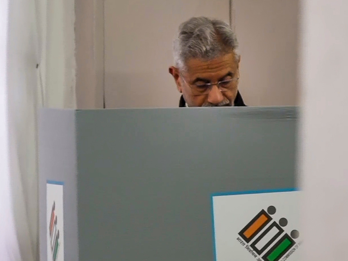 Polling booth during the Delhi Assembly elections in New Delh Photos10