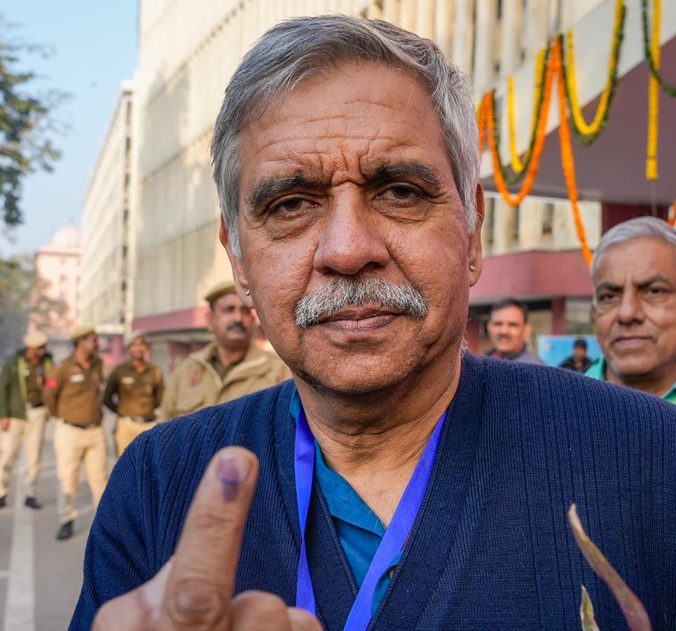 Polling booth during the Delhi Assembly elections in New Delh Photos12