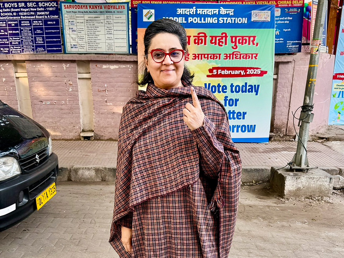 Polling booth during the Delhi Assembly elections in New Delh Photos13