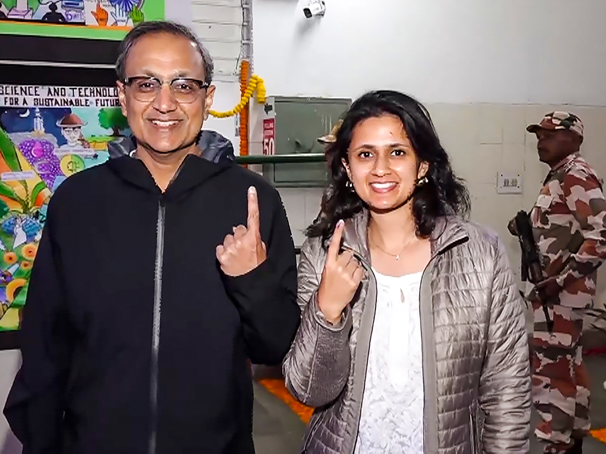 Polling booth during the Delhi Assembly elections in New Delh Photos15