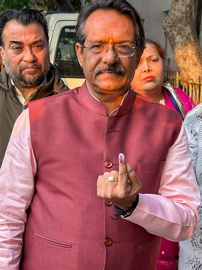 Polling booth during the Delhi Assembly elections in New Delh Photos20