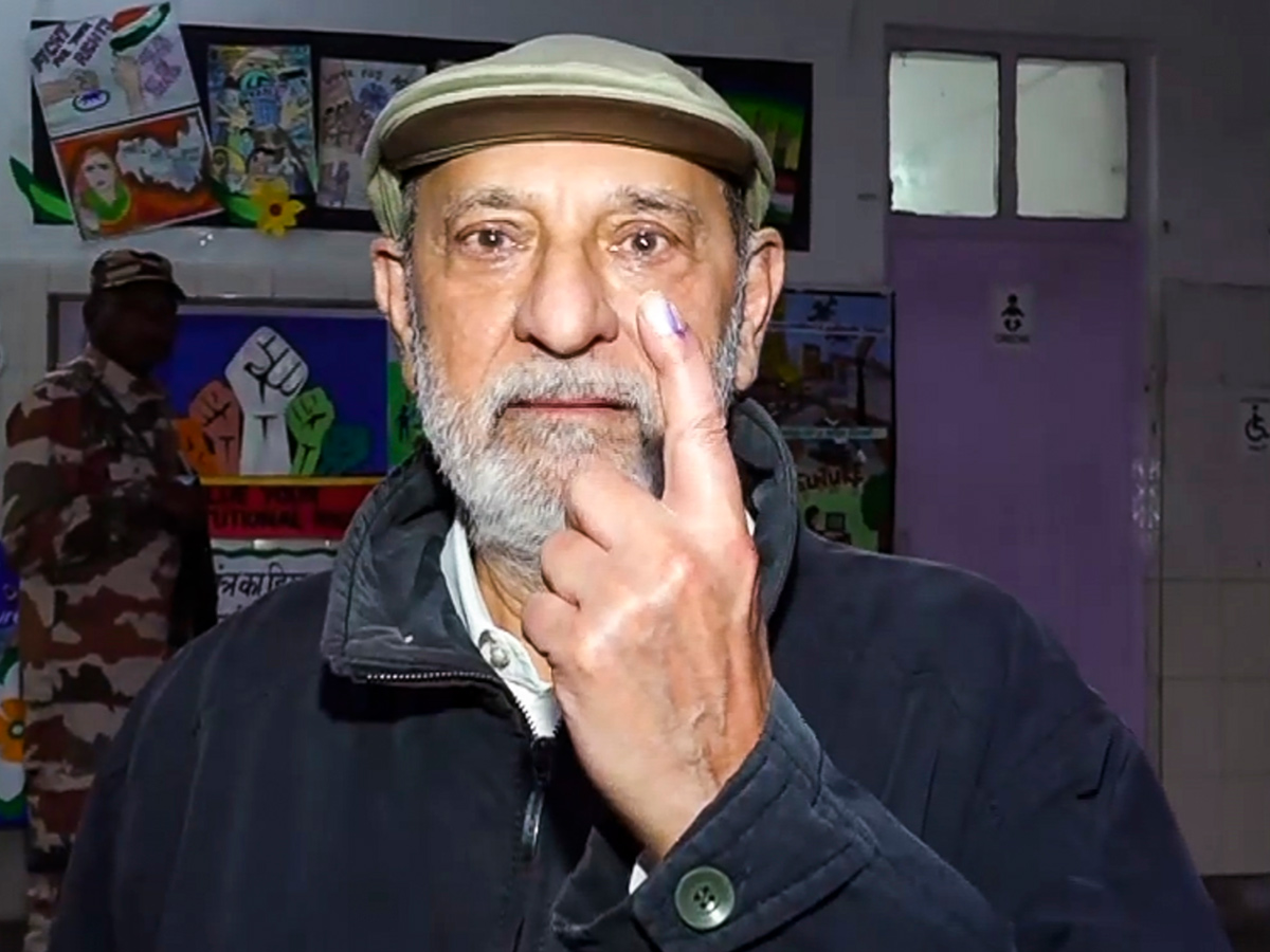 Polling booth during the Delhi Assembly elections in New Delh Photos22