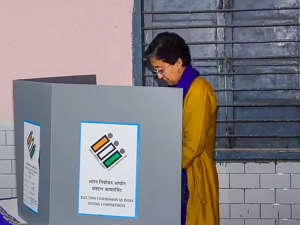 Polling booth during the Delhi Assembly elections in New Delh Photos3