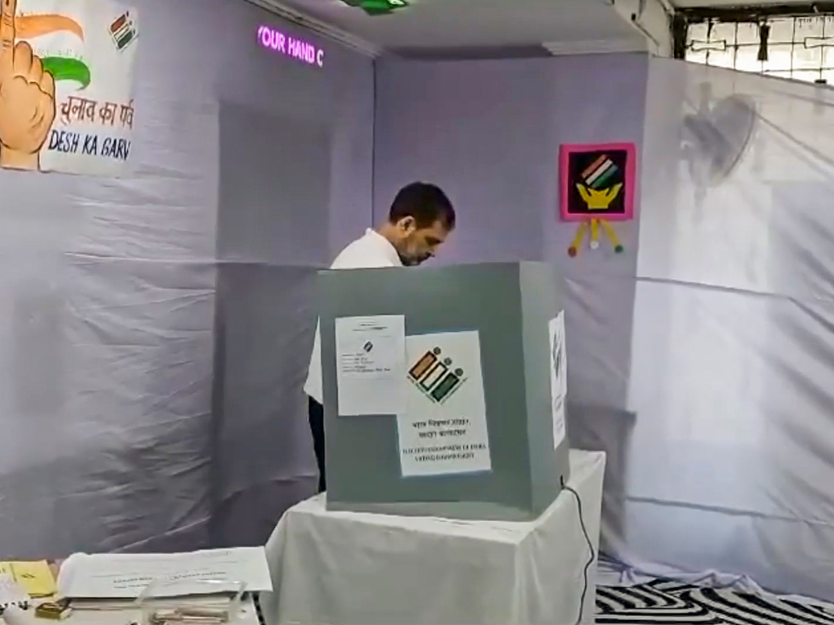 Polling booth during the Delhi Assembly elections in New Delh Photos5