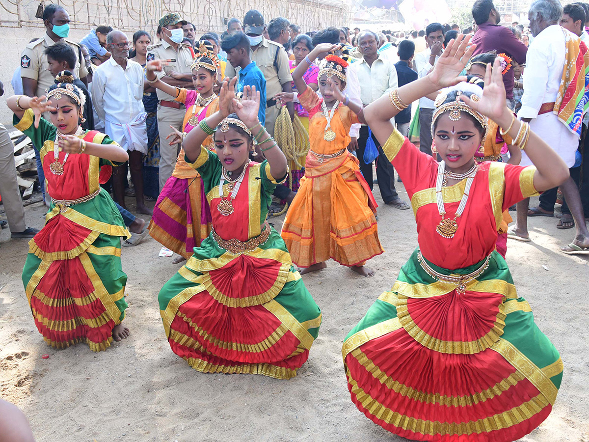 Rathotsavam celebrated at Devuni Kadapa Photos11