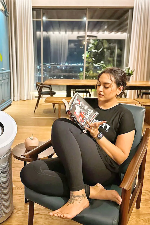 Sonakshi Sinha sells Bandra West apartment for over Rs 22 Crore.Check out The pictures10