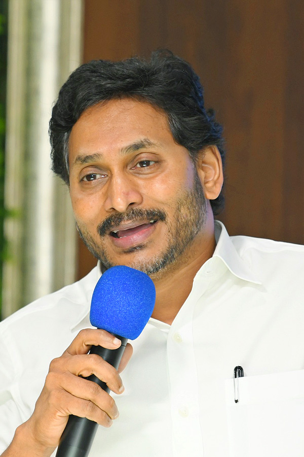 YS Jagan Key Meeting With Vijayawada YSRCP Corporators Photos10