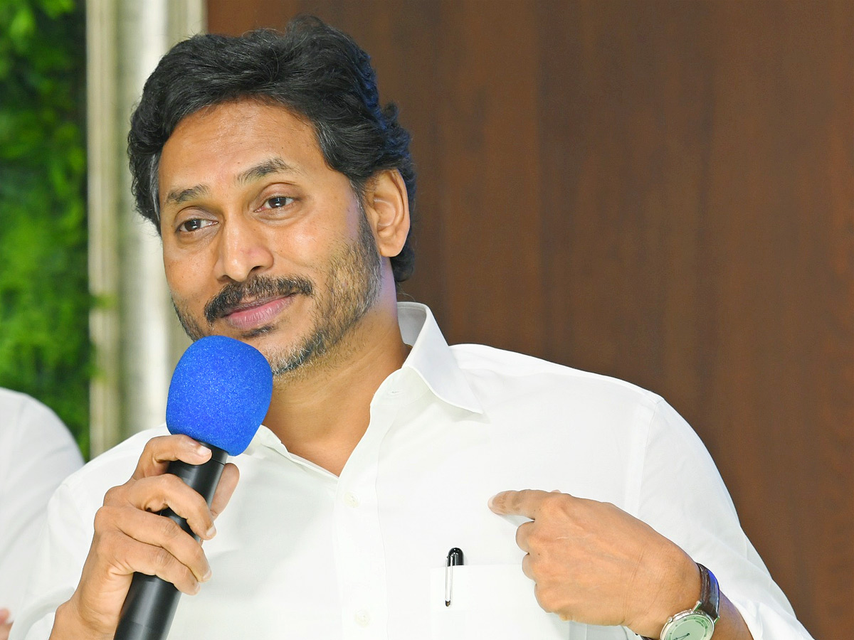 YS Jagan Key Meeting With Vijayawada YSRCP Corporators Photos11