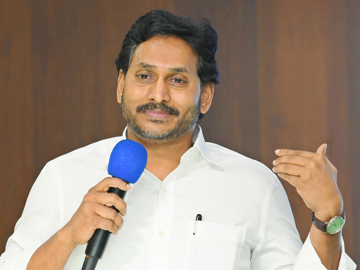 YS Jagan Key Meeting With Vijayawada YSRCP Corporators Photos15