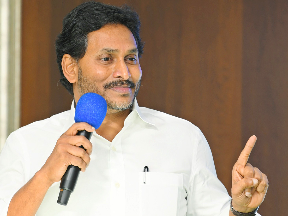 YS Jagan Key Meeting With Vijayawada YSRCP Corporators Photos18