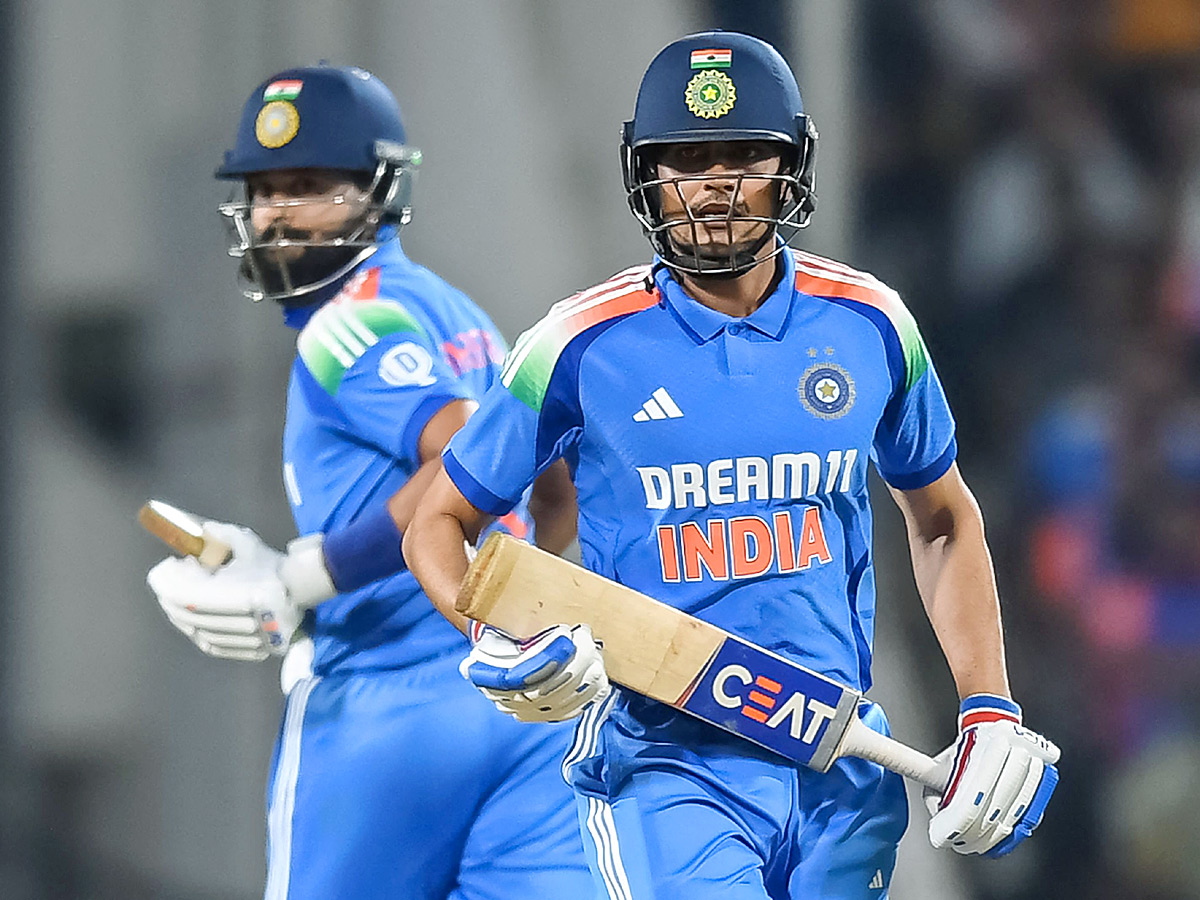 1st ODI: India beat England by 4 wickets Photos4