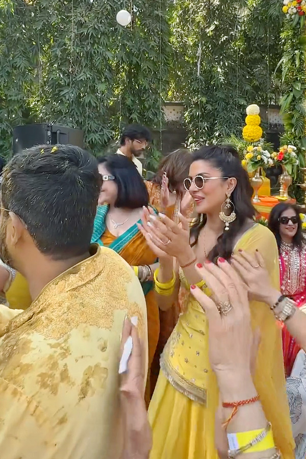 Actress Priyanka Chopra Enjoys brothers Haldi Ceremony Photos9