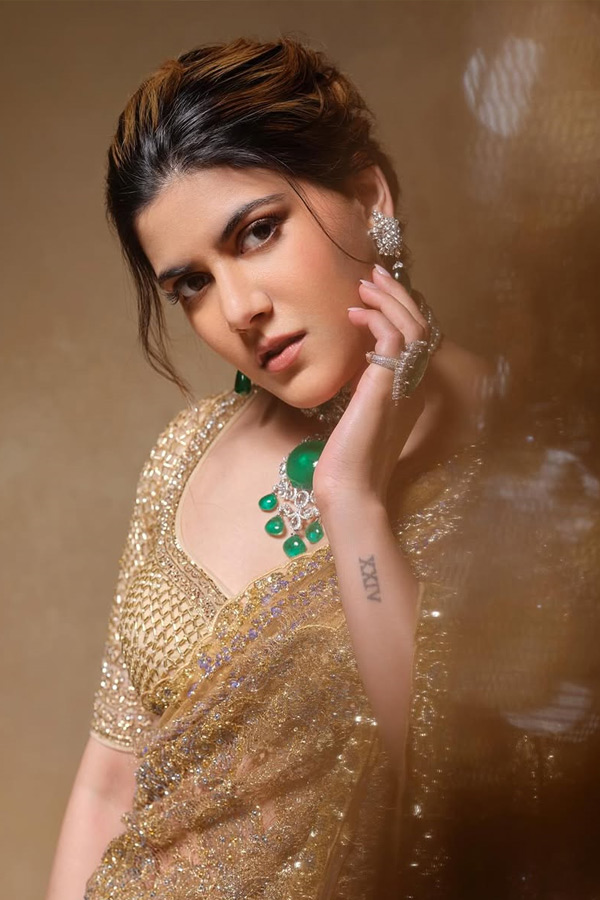 Ananya Birla Enters To Beauty Care Business Photos18