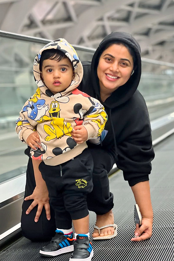 Dasara Actress Poorna Drops Adorable Pictures With Son Photos2