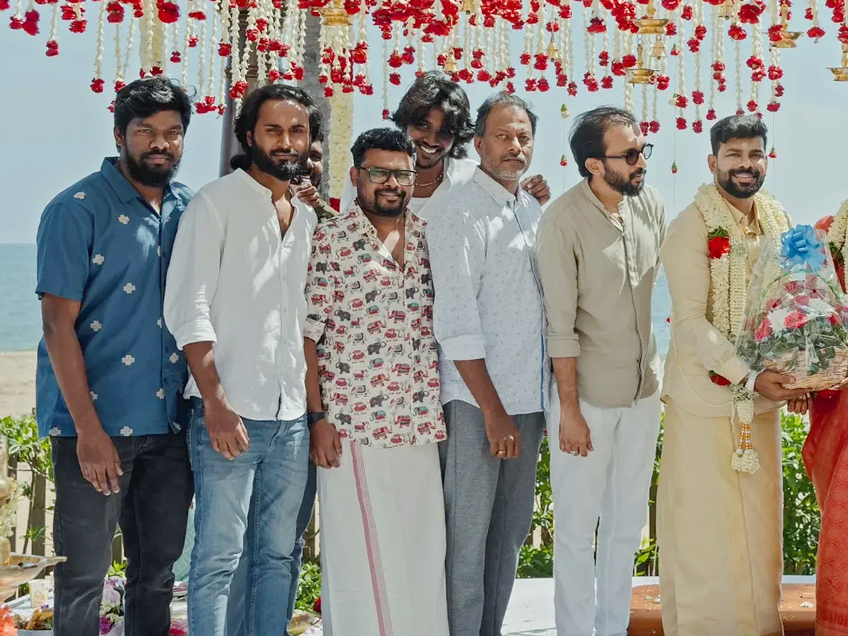 Hero karthi Attends cinematographer Thamizhazhagan Beach Style Wedding Photos4