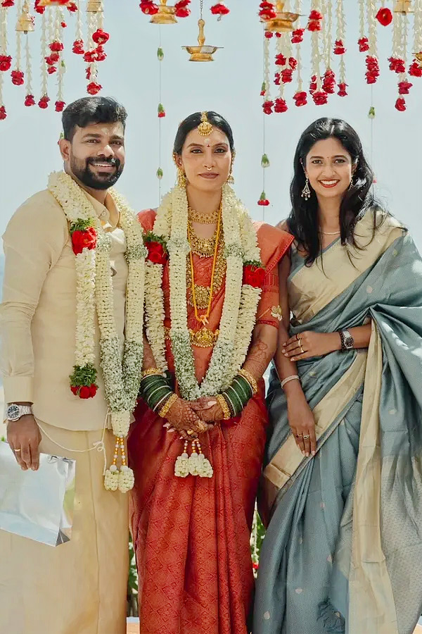 Hero karthi Attends cinematographer Thamizhazhagan Beach Style Wedding Photos7