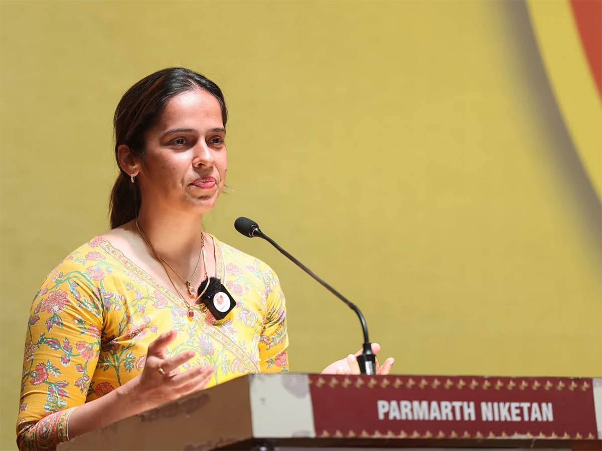 Saina Nehwal visited the ongoing Maha Kumbh9