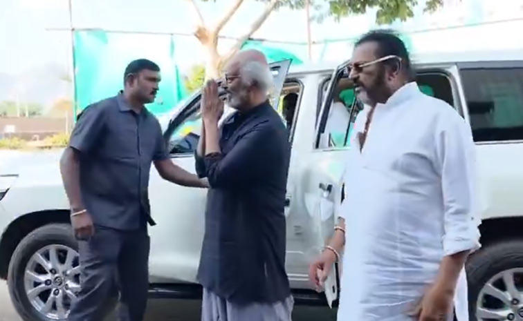 Super Star Rajinikanth And His Daughter Aishwarya Visited Tirupathi MOhan Babu University Photos11